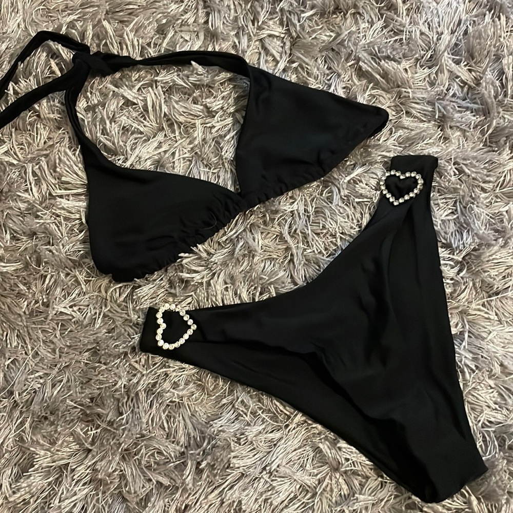 🛍️B2G1 FREE🛍️Heart & rhinestone detailed bikini